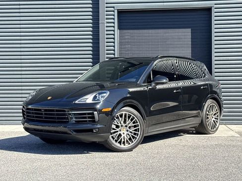 Used 2023 Porsche Cayenne Platinum Edition image 1
