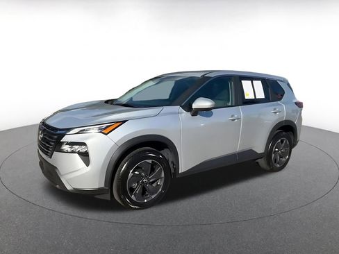 Used 2025 Nissan Rogue SV FWD image 8