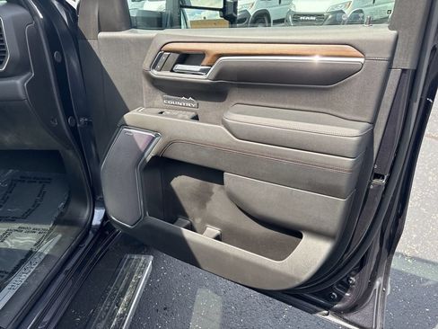 Used 2024 Chevrolet Silverado 1500 High Country w/ High Country Premium Package AWD/4WD image 19