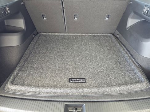 New 2025 Volkswagen Tiguan SE image 21