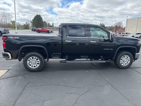 Used 2023 Chevrolet Silverado 2500 LTZ w/ LTZ Convenience Package AWD/4WD image 3