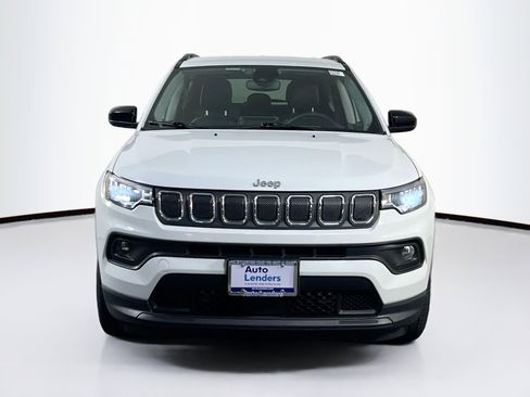 Used 2022 Jeep Compass Latitude image 2