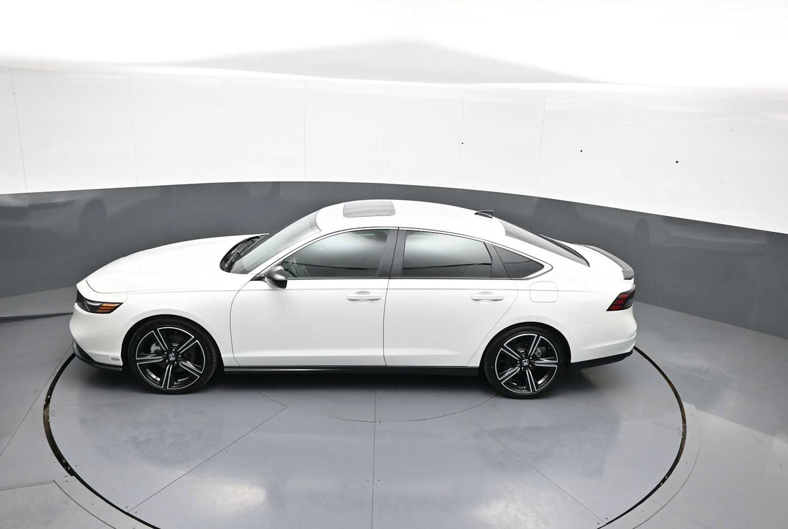 Used 2025 Honda Accord Sport image 38