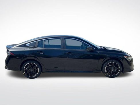 New 2026 Nissan Sentra SR w/ SR Premium Package FWD image 6