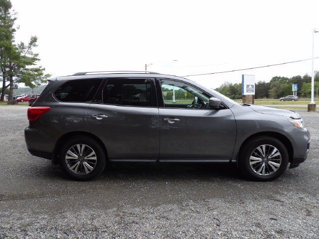 Used 2019 Nissan Pathfinder S AWD/4WD image 6
