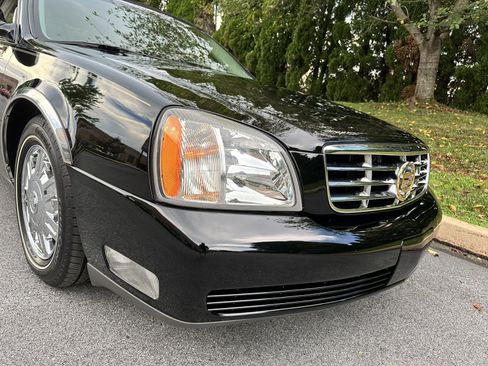 Used 2005 Cadillac De Ville w/ Limited Edition Package FWD image 72