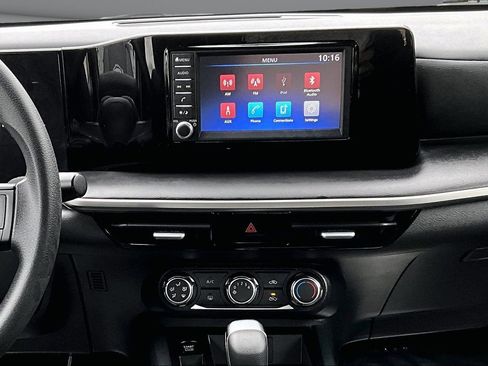 Used 2025 Nissan Kicks S image 9