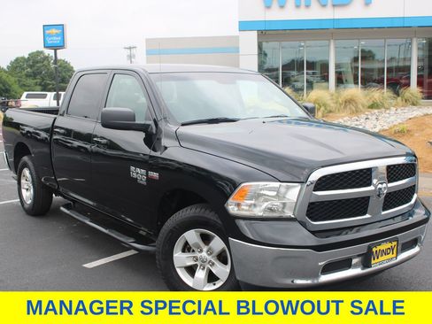 Used 2021 RAM 1500 Classic SLT AWD/4WD image 1