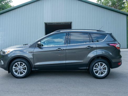 Used 2018 Ford Escape SE FWD image 6