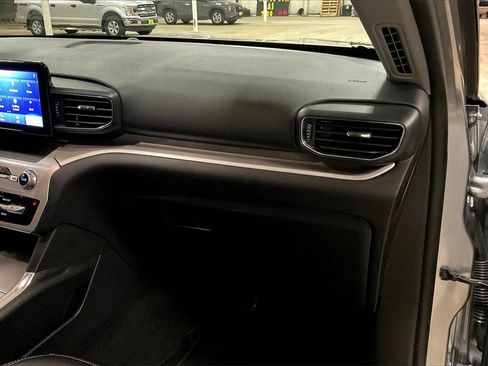 Certified 2023 Ford Explorer XLT w/ Equipment Group 202A image 15