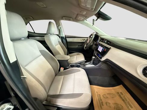 Used 2018 Toyota Corolla LE FWD image 26