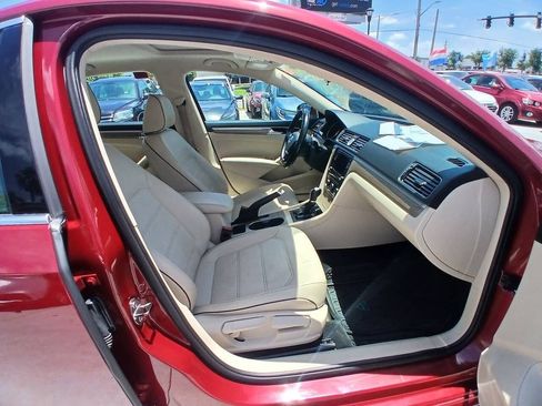 Used 2017 Volkswagen Passat 1.8T SE FWD image 15