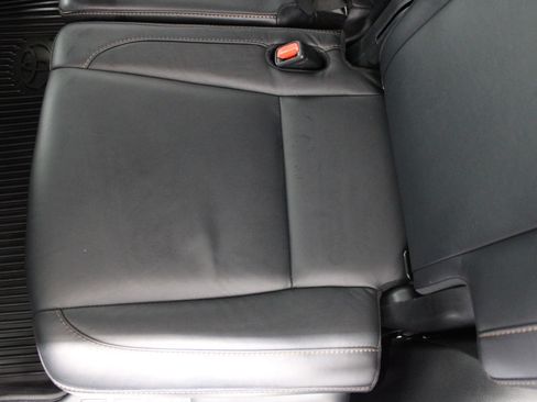 Used 2018 Toyota Highlander XLE AWD/4WD image 17