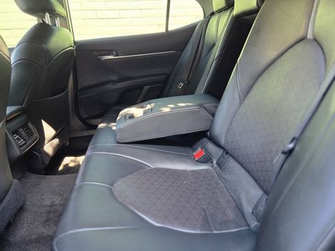 Used 2018 Toyota Camry XSE FWD image 12