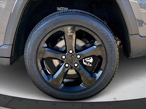 Certified 2023 Jeep Grand Cherokee Altitude image 35