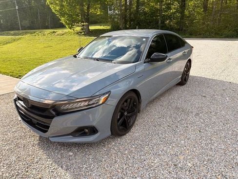 Used 2022 Honda Accord Sport image 3