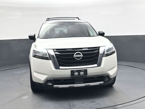 Used 2024 Nissan Pathfinder SL image 10