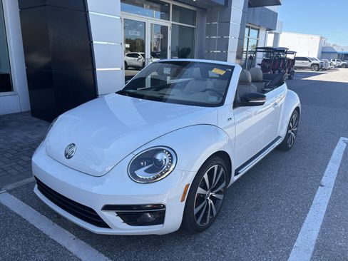 Used 2015 Volkswagen Beetle R-Line image 3