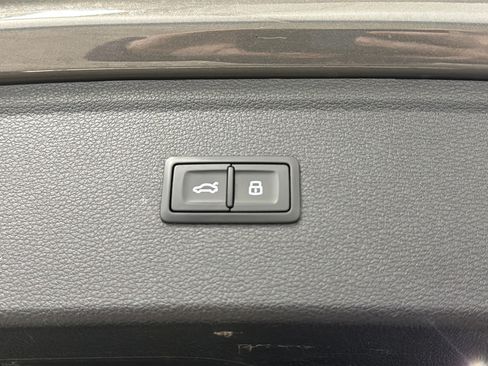 Used 2025 Audi Q5 e Premium Plus w/ Premium Plus Package AWD/4WD image 28
