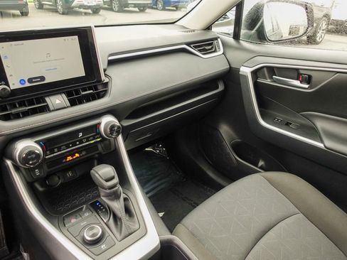 Used 2025 Toyota RAV4 XLE image 22
