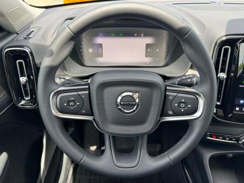 Used 2023 Volvo XC40 B5 Ultimate w/ Protection Package Premier AWD/4WD image 11