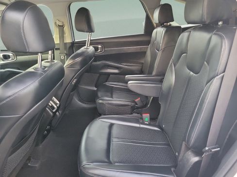 Certified 2022 Kia Sorento S FWD image 25