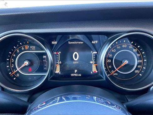 Used 2023 Jeep Gladiator Mojave image 12