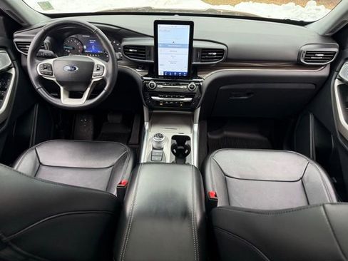 Certified 2023 Ford Explorer Limited w/ Limited Technology Package image 20