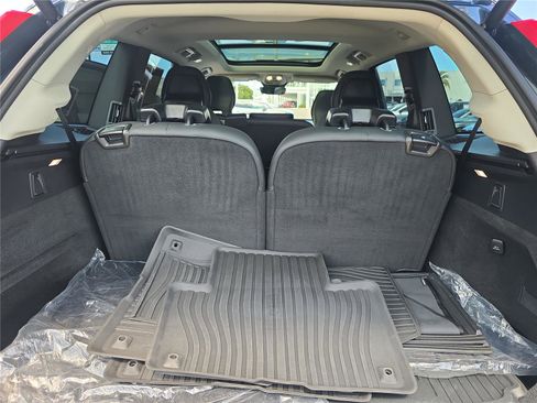 Used 2024 Volvo XC90 B5 Plus w/ Protection Package Premier image 9
