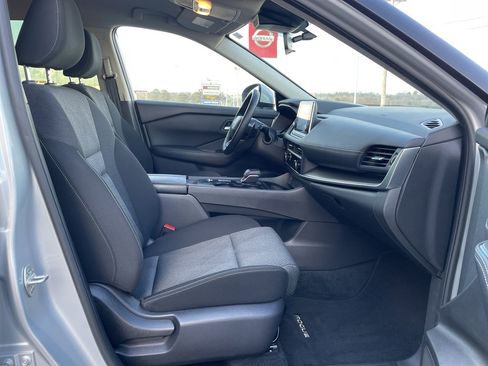 Used 2025 Nissan Rogue SV image 20