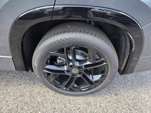 New 2026 Volkswagen Tiguan SE R-Line FWD image 25