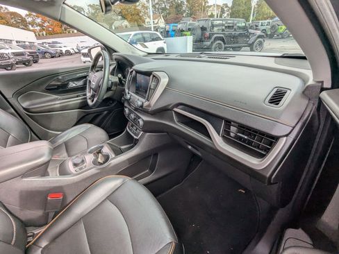 Used 2023 GMC Terrain AT4 image 22