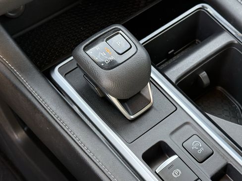 Used 2022 Nissan Pathfinder S image 22