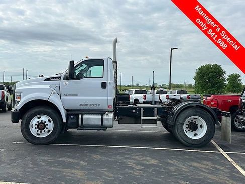 Used 2019 Ford F750 2WD Regular Cab Super Duty image 5