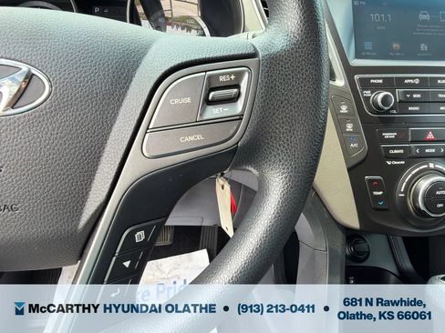 Used 2018 Hyundai Santa Fe SE AWD/4WD image 25