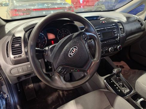 Used 2017 Kia Forte LX image 4