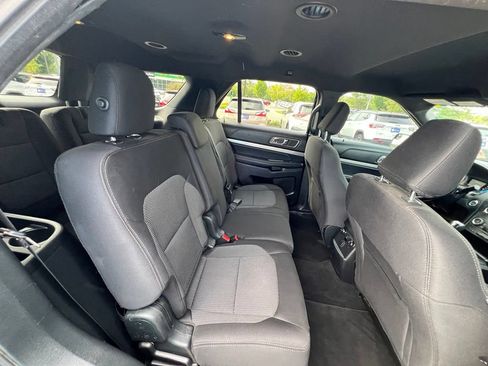 Used 2019 Ford Explorer XLT AWD/4WD image 25