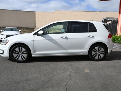 Used 2016 Volkswagen e-Golf SE w/ DC Fast Charging Package image 7