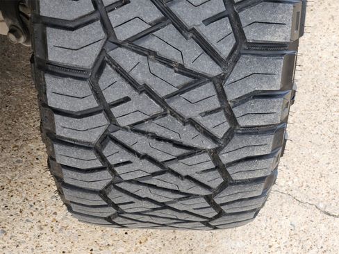 Used 2023 RAM 1500 Limited w/ Body Color Bumper Group image 23