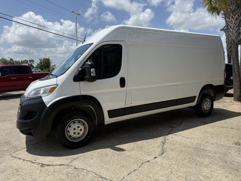 Used 2025 RAM ProMaster 2500 w/ Convenience Group FWD image 11