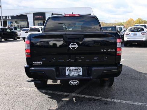 Used 2023 Nissan Frontier SV w/ Technology Package image 9
