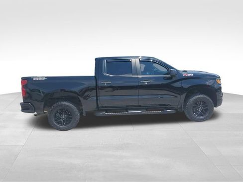 Used 2023 Chevrolet Silverado 1500 Custom Trail Boss AWD/4WD image 3