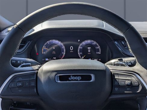 Used 2026 Jeep Grand Cherokee Limited image 30