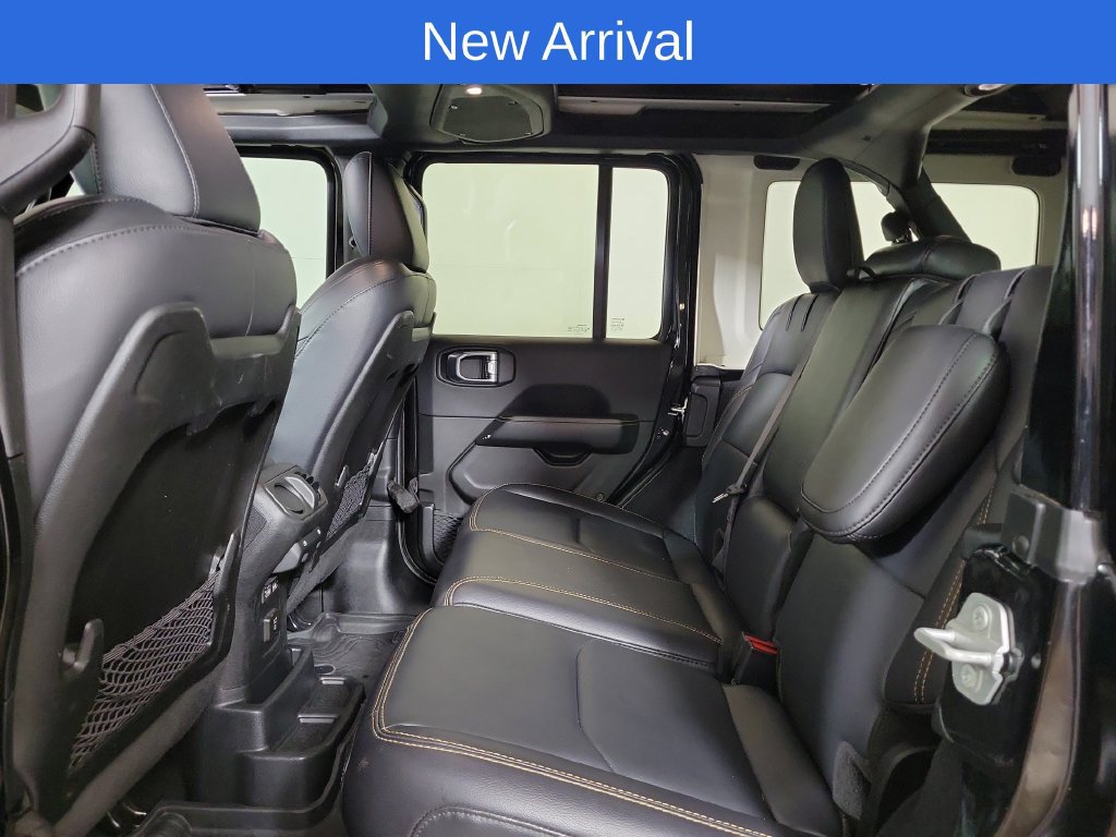 Used 2024 Jeep Wrangler Unlimited Sahara w/ Technology Group AWD/4WD image 23