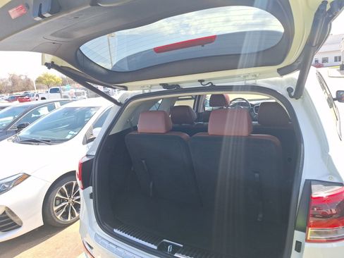 Used 2018 Kia Sorento SX image 38