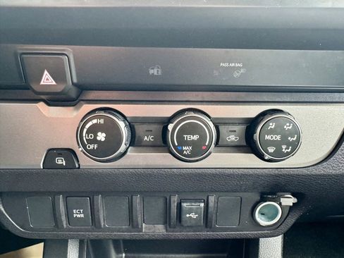 Used 2021 Toyota Tacoma SR image 32