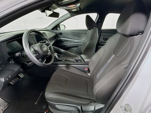 Used 2025 Hyundai Elantra Sport FWD image 21