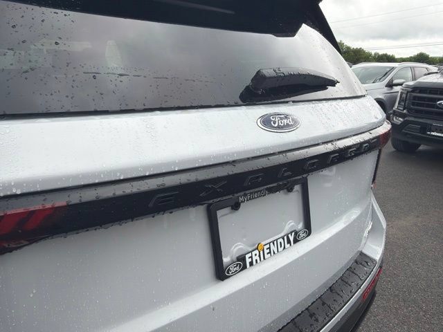 Used 2026 Ford Explorer ST-Line w/ ST-Line Street Pack AWD/4WD image 17