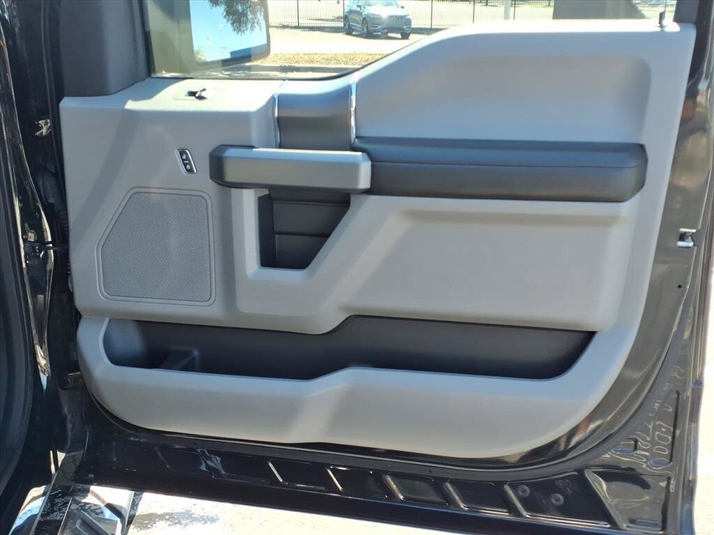 Used 2018 Ford F150 XLT w/ Equipment Group 302A Luxury AWD/4WD image 21