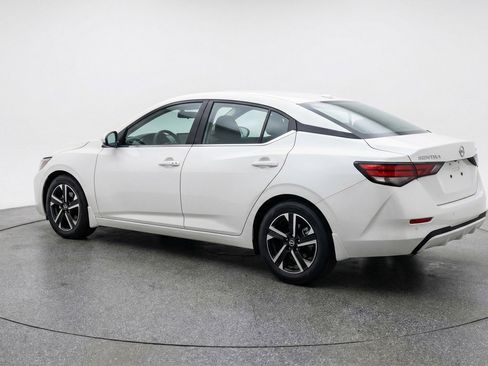 Used 2025 Nissan Sentra SV image 6
